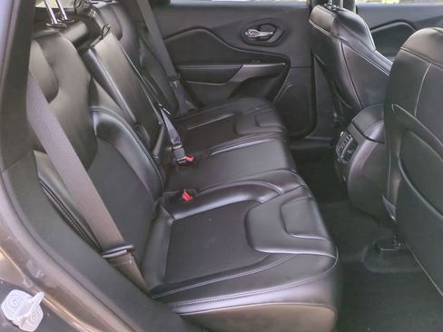 Used 2021 Jeep Cherokee Latitude Plus AWD/4WD image 26