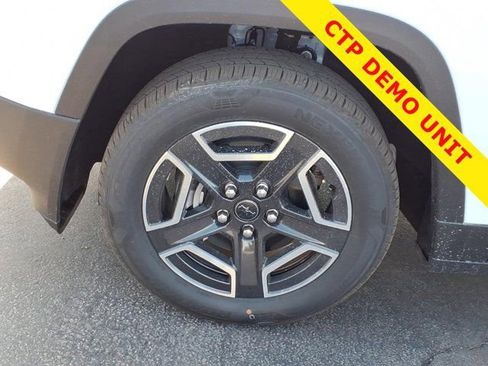 New 2026 Jeep Cherokee Laredo AWD/4WD image 21