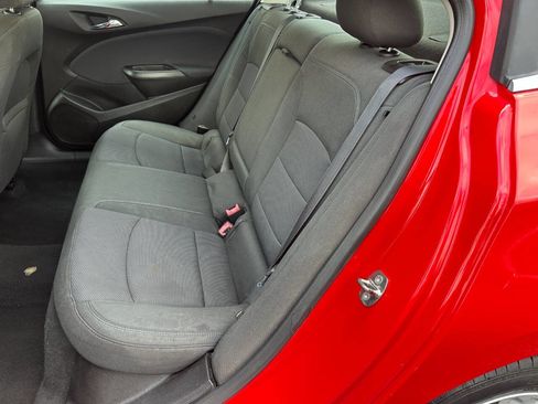 Used 2018 Chevrolet Cruze LT w/ LT Fleet Convenience Package image 18