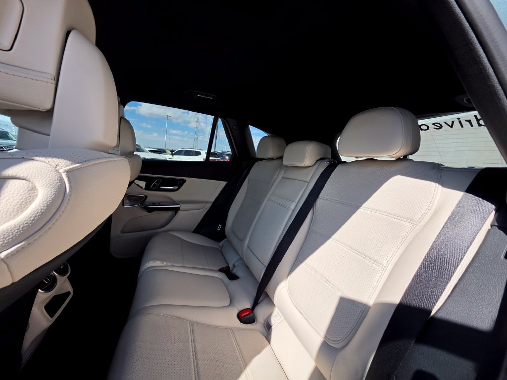 Used 2026 Mercedes-Benz GLC 300 image 18