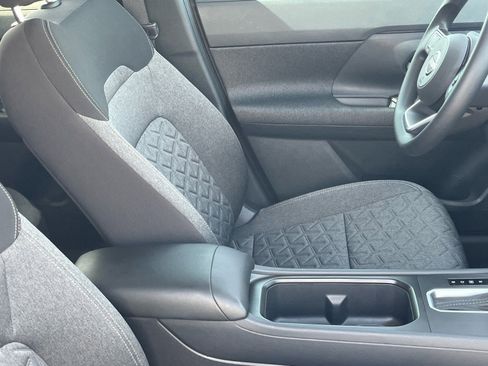 Certified 2025 Nissan Kicks SV image 10