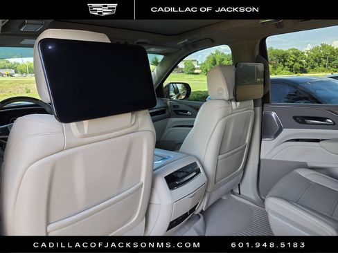Certified 2022 Cadillac Escalade Premium Luxury Platinum AWD/4WD image 7