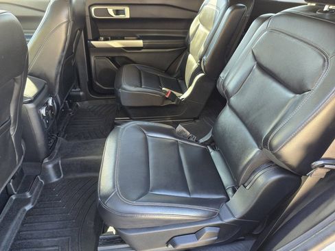 Used 2022 Ford Explorer XLT w/ Equipment Group 202A image 29
