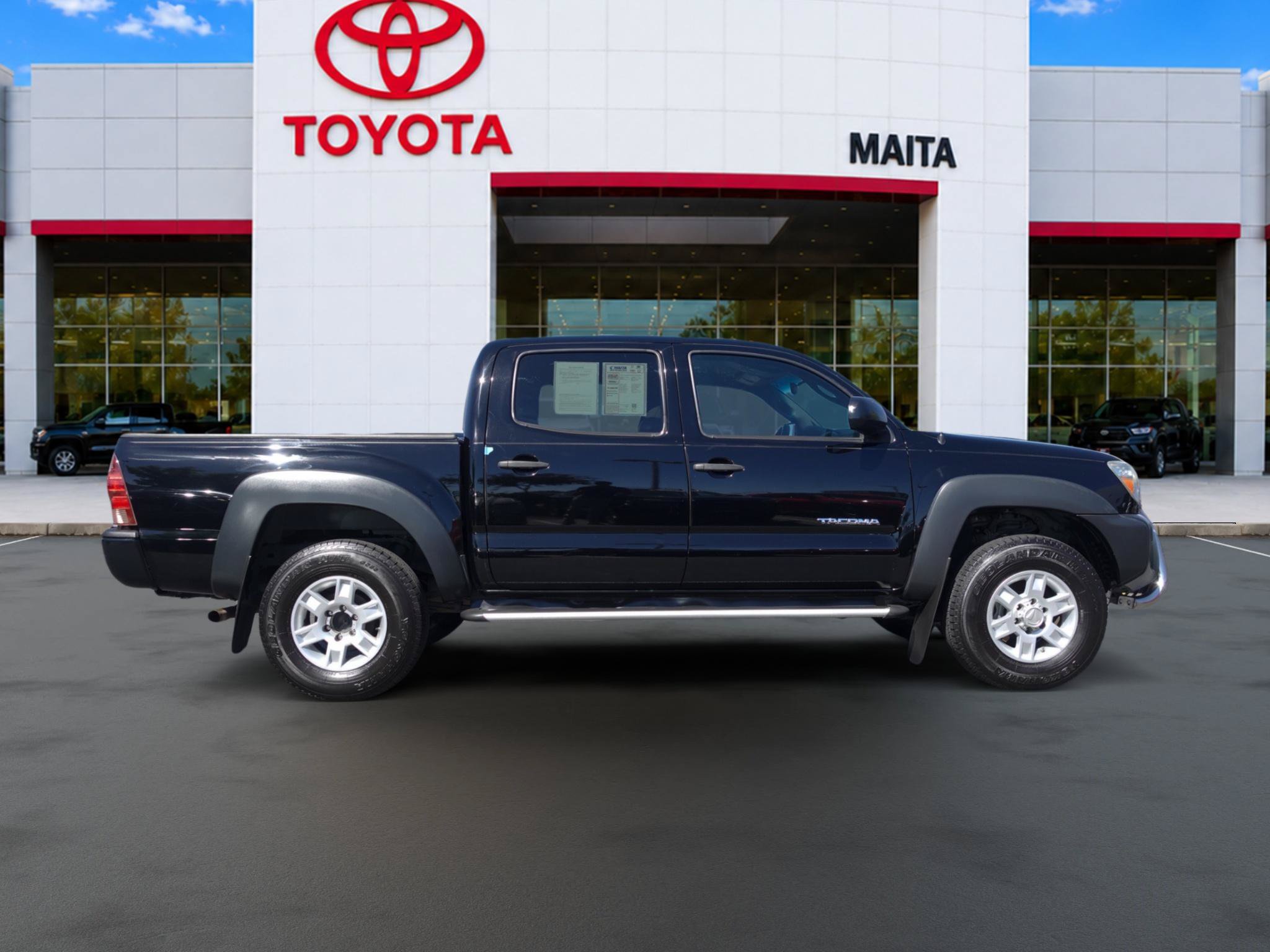 Used 2014 Toyota Tacoma PreRunner w/ Convenience Package RWD image 2