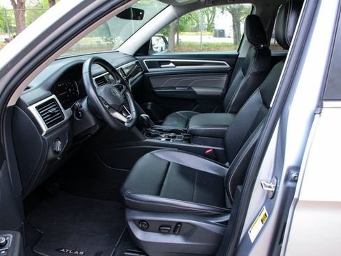 Used 2022 Volkswagen Atlas SE w/ Panoramic Sunroof Package image 10