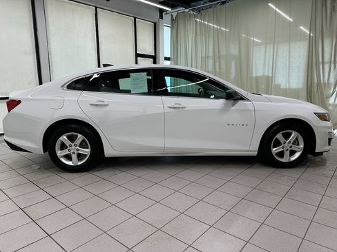 Used 2023 Chevrolet Malibu LS FWD image 3