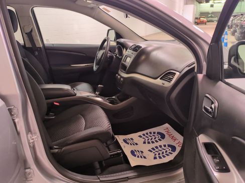 Used 2017 Dodge Journey SXT image 10