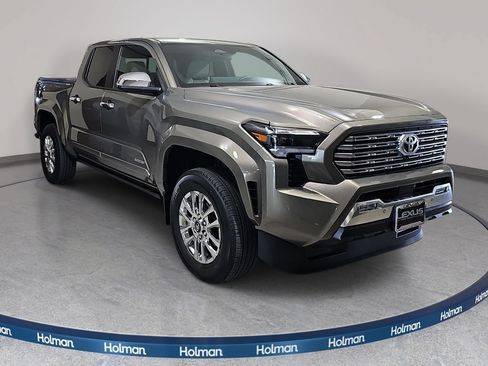 Used 2025 Toyota Tacoma Limited AWD/4WD image 4