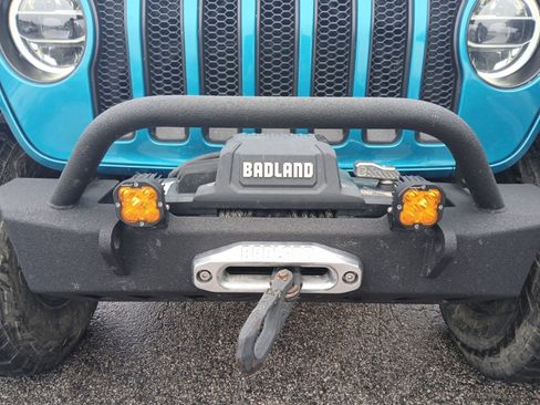 Used 2020 Jeep Wrangler Unlimited Sahara image 16