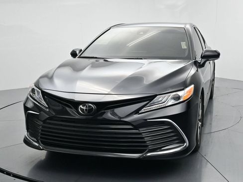 Used 2024 Toyota Camry XLE FWD image 3