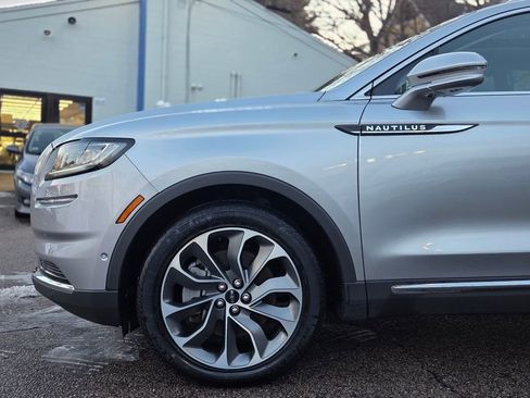 Used 2023 Lincoln Nautilus Reserve w/ Equipment Group 201A image 10