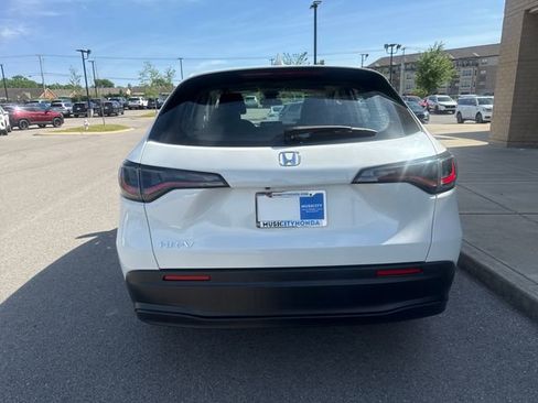 Certified 2024 Honda HR-V LX image 3
