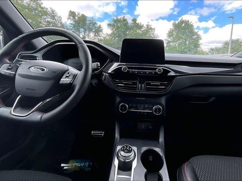 Used 2023 Ford Escape ST-Line Select AWD/4WD image 7
