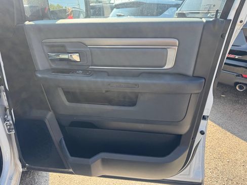 Used 2022 RAM 1500 Classic SLT AWD/4WD image 30