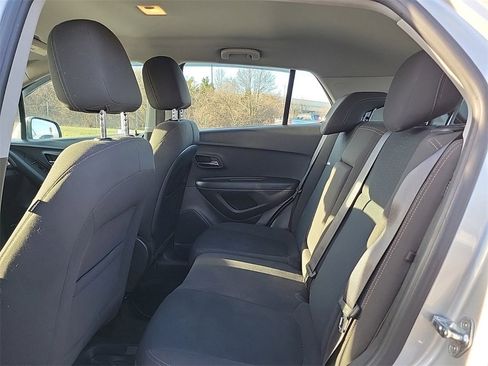 Used 2018 Chevrolet Trax LS image 11
