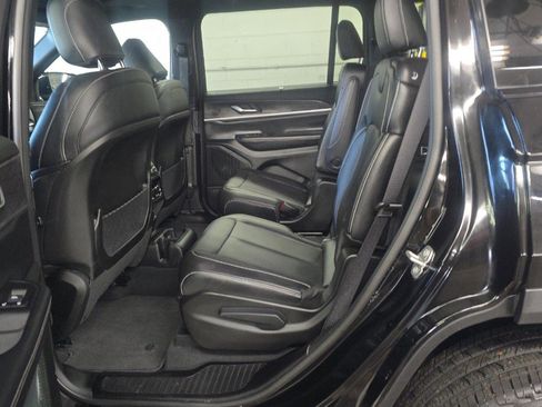 Used 2024 Jeep Grand Cherokee L Limited w/ Luxury Tech Group II AWD/4WD image 10