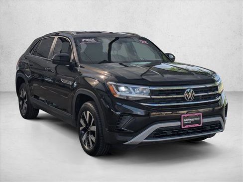 Used 2022 Volkswagen Atlas Cross Sport SE FWD image 3