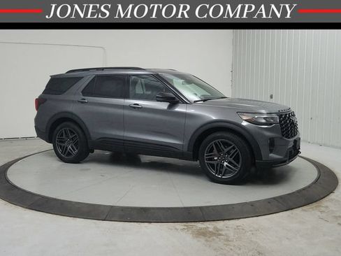 Used 2025 Ford Explorer ST-Line w/ Premium Package RWD image 1