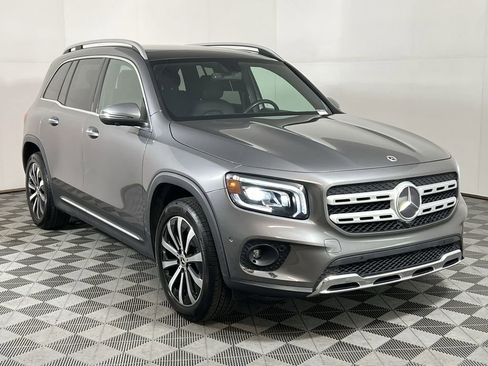 Used 2021 Mercedes-Benz GLB 250 image 2