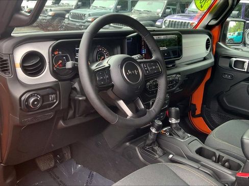 Certified 2025 Jeep Wrangler Sport AWD/4WD image 13