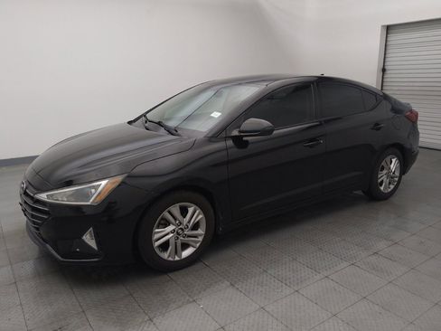 Used 2019 Hyundai Elantra SEL image 2