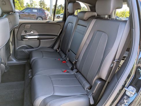 Used 2026 Mercedes-Benz GLB 250 image 32