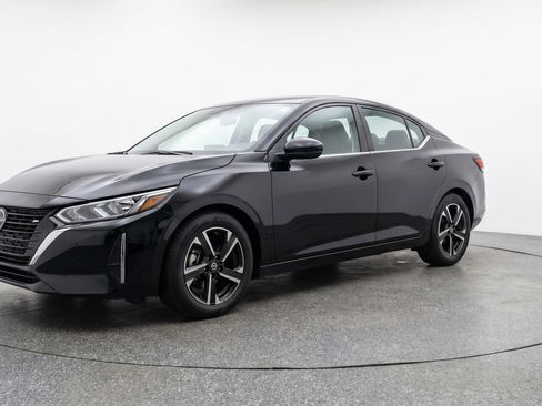 Used 2025 Nissan Sentra SV FWD image 3