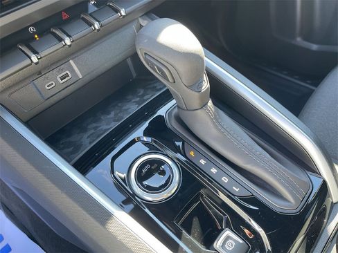 New 2025 Chevrolet Colorado W/T image 19