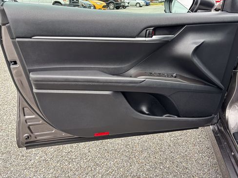 Used 2022 Toyota Camry LE image 13