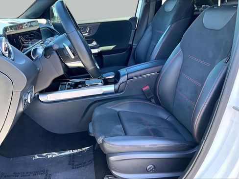 Used 2023 Mercedes-Benz GLB 250 4MATIC image 7