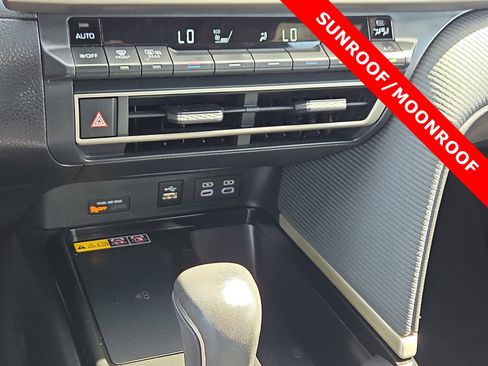 Used 2025 Toyota Camry SE w/ Convenience Package FWD image 19