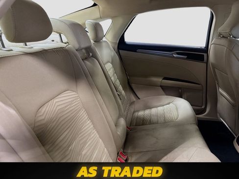 Used 2016 Ford Fusion SE FWD image 25