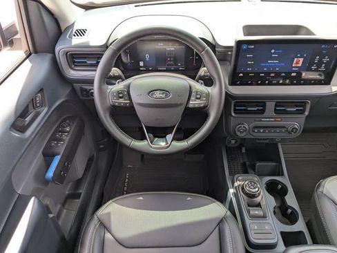 Used 2025 Ford Maverick Lobo AWD/4WD image 16