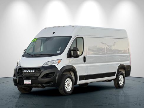 Used 2025 RAM ProMaster 2500 w/ Storage Group image 8