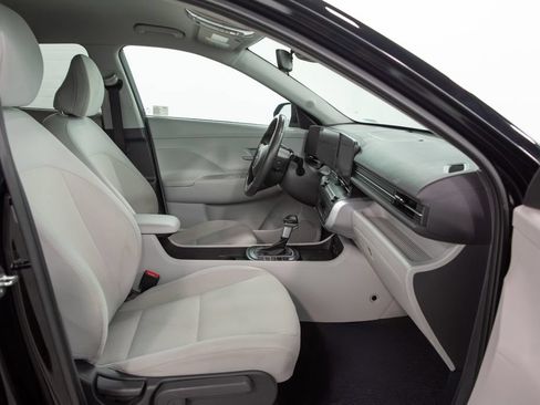 Used 2024 Hyundai Kona SEL FWD image 13