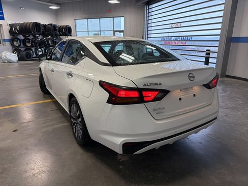 Used 2025 Nissan Altima 2.5 SV FWD image 7