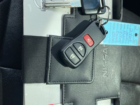 Used 2010 Nissan Titan PRO-4X w/ Pro-4x Leather Pkg image 25