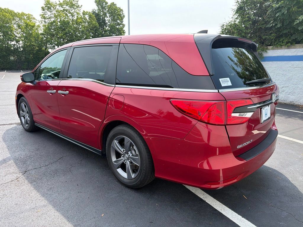 Certified 2024 Honda Odyssey EX image 3