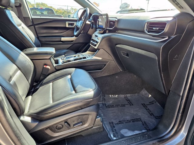 Certified 2023 Ford Explorer XLT w/ Equipment Group 202A AWD/4WD image 11