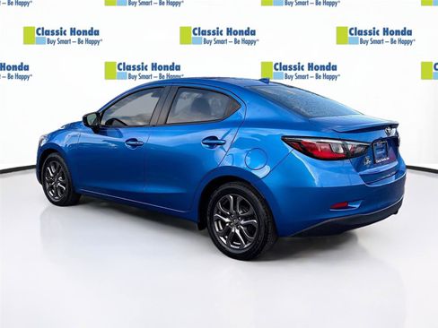 Used 2019 Toyota Yaris LE image 5