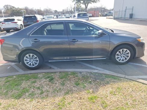 Used 2012 Toyota Camry LE image 7