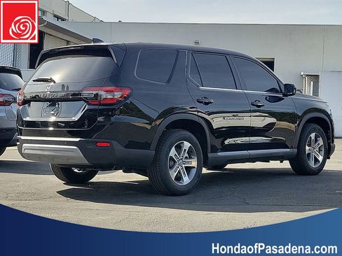 New 2025 Honda Pilot EX-L image 2