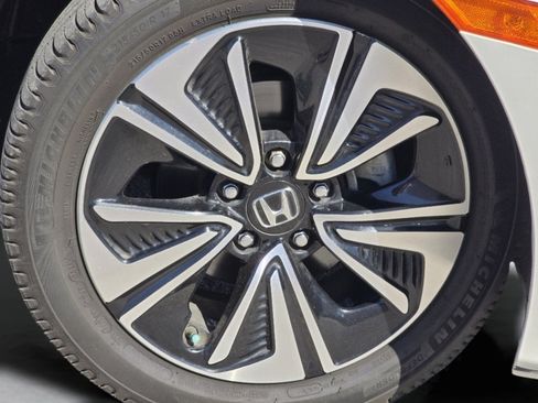 Used 2018 Honda Civic EX-L image 23