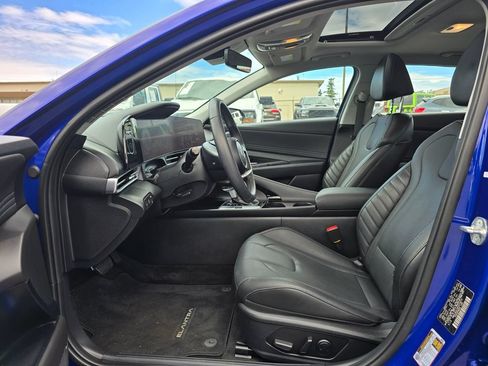 Used 2023 Hyundai Elantra Limited FWD image 18