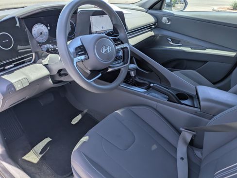 Used 2024 Hyundai Elantra SEL FWD image 23