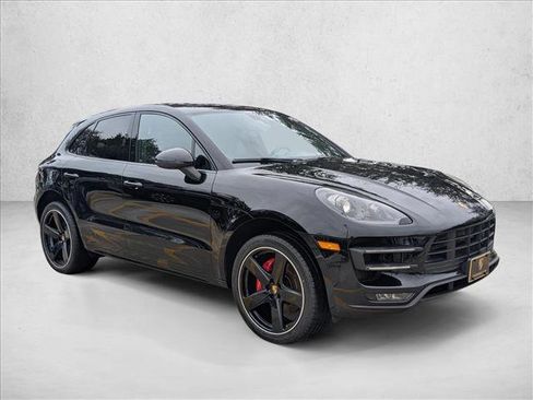Used 2016 Porsche Macan Turbo image 3