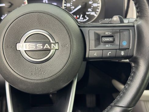 Used 2022 Nissan Pathfinder SV image 19