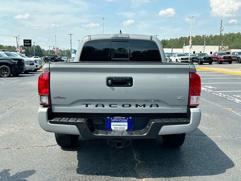 Used 2018 Toyota Tacoma TRD Sport RWD image 15