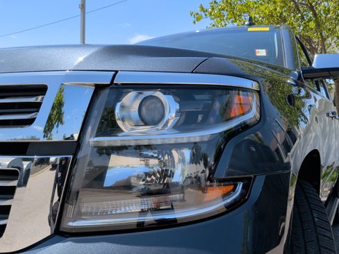 Used 2019 Chevrolet Tahoe Premier RWD image 3