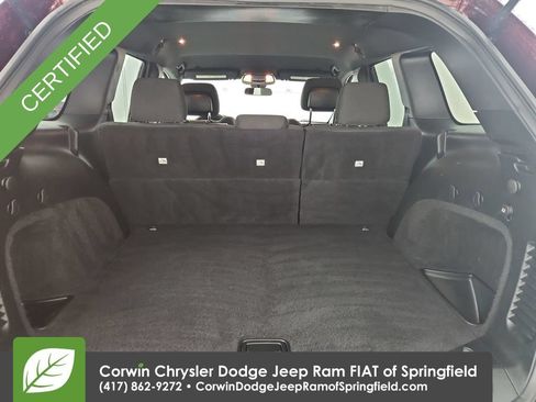 Used 2018 Jeep Grand Cherokee Laredo AWD/4WD image 29